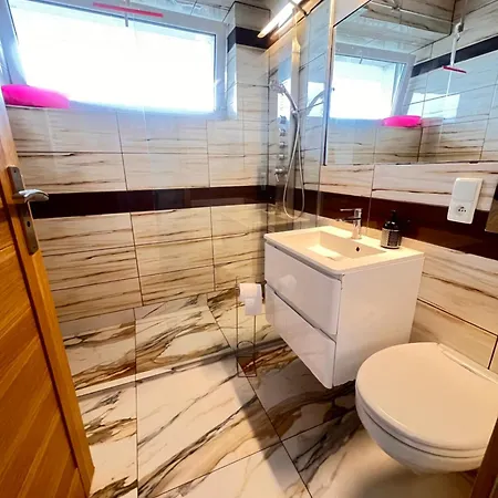 Louis דירה מידזיזדרויה